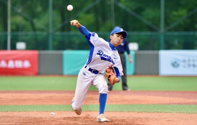 台灣社區棒球賽楊品仲投打俱佳 東橋社區2勝晉級 | 華視新聞