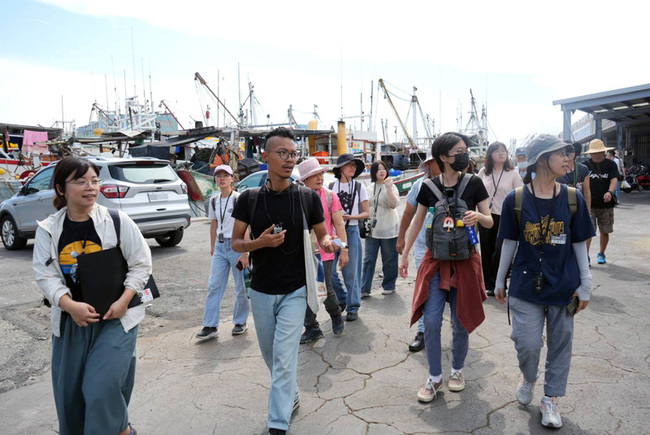 屏東屏日曬書祭走讀東港 深入印尼船員日常 | 華視新聞