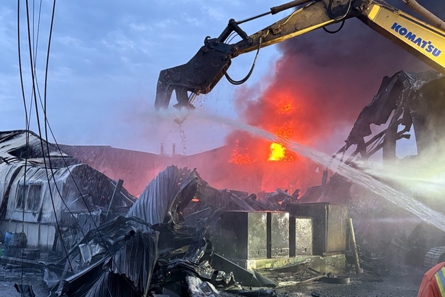 桃園蘆竹工廠火警 燃燒逾11小時後撲滅 | 華視新聞