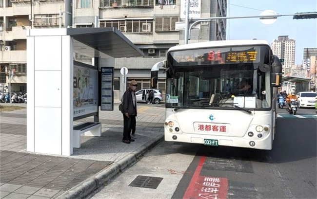 高市公車候車亭逾千座 年底前預計再完成45座 | 華視新聞