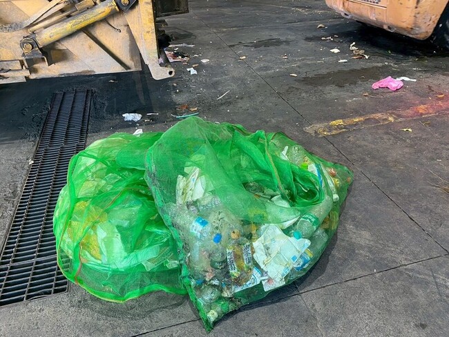 垃圾車載大量回收物進焚化廠 嘉縣環保局查獲退運 | 華視新聞