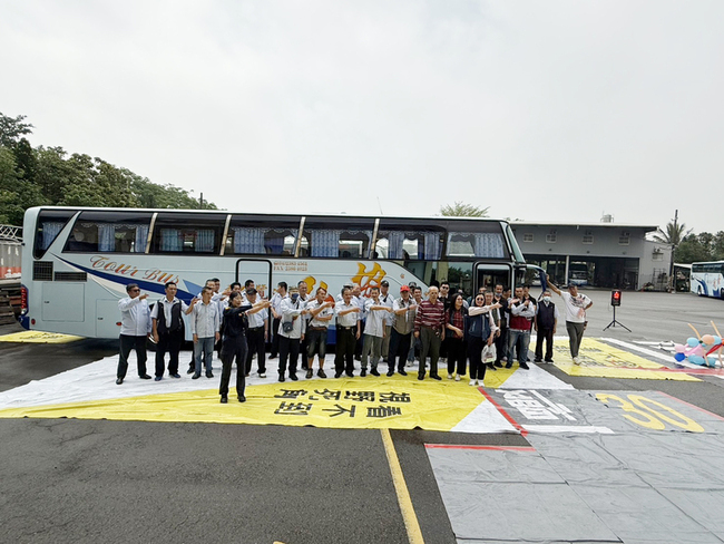 防煞車失靈肇事 台中警宣導大型車安全駕駛 | 華視新聞