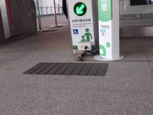 台中捷運綠線導盲磚視障者無感 中捷年底前改善 | 華視新聞