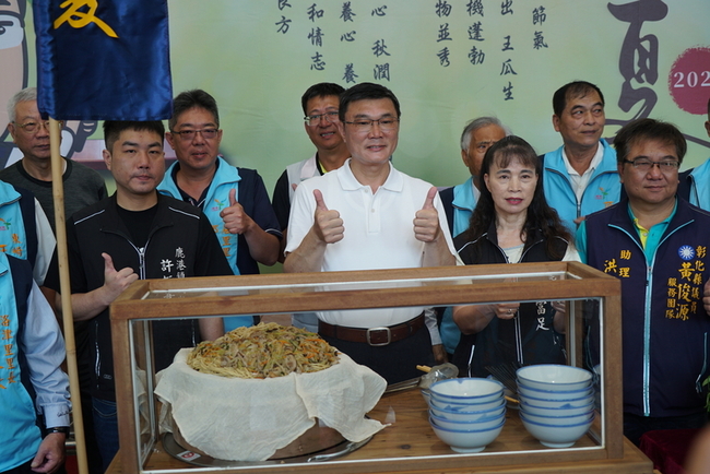 鹿港立夏吃夏麵 鎮長分送瓠仔炒麵推廣傳統習俗 | 華視新聞