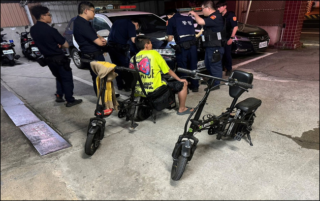 台中2女酒後口角騎電輔車鬧警所 拒酒測各罰18萬 | 華視新聞