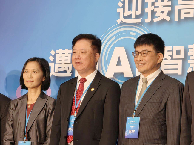 中華電HiNet滿30年 簡志誠：網路更韌性更智慧化 | 華視新聞