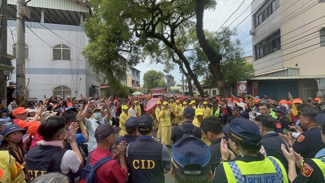 白沙屯媽祖回鑾首度進南投 居民興奮喊歷史時刻 | 華視新聞