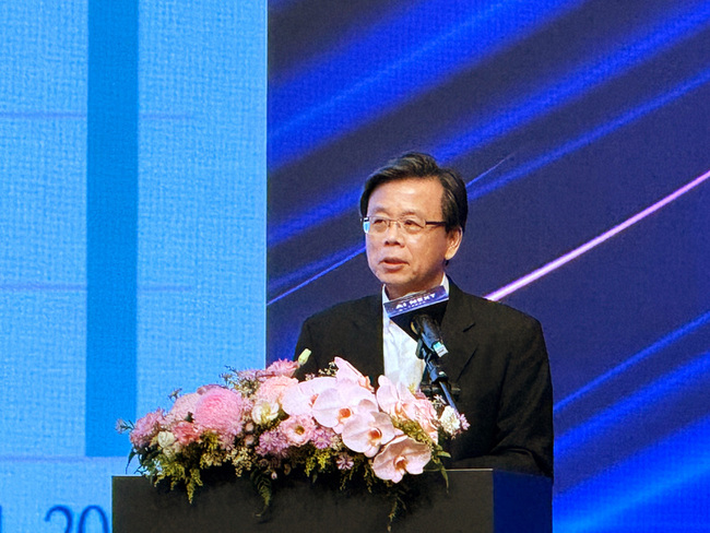 新台幣急升 華碩：短期採動態避險因應 | 華視新聞