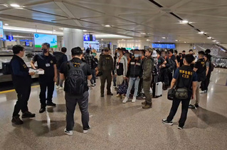 緬甸詐騙園區55人被遣返台  25名通緝犯歸案