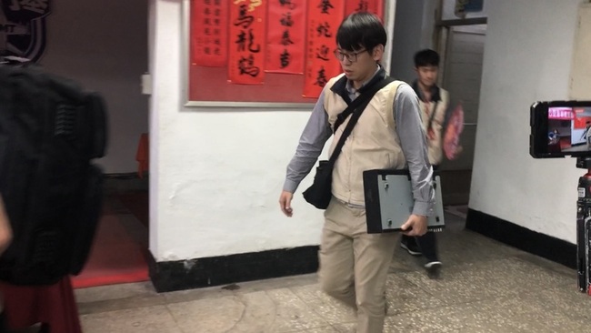 死亡連署案搜國民黨基隆黨部 查扣黨員名冊等證物 | 華視新聞