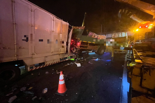 國1台南仁德段半聯結車追撞4車  釀1死5傷 | 華視新聞