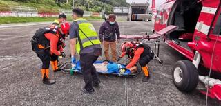 屏東船長蘭嶼外海捕魚疑中風  空勤直升機助送醫