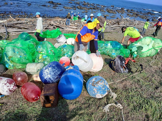 海管處向海致敬東吉嶼淨灘 3天清近900公斤海漂垃圾 | 華視新聞