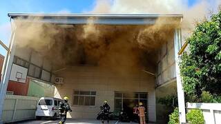 台南永康區倉庫火警 半小時內撲滅暫無人員傷亡