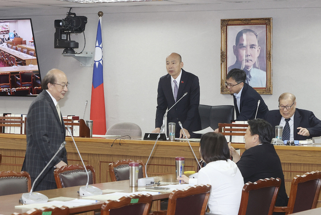朝野協商無共識 反戒嚴反廢死2公投擬9日表決 | 華視新聞