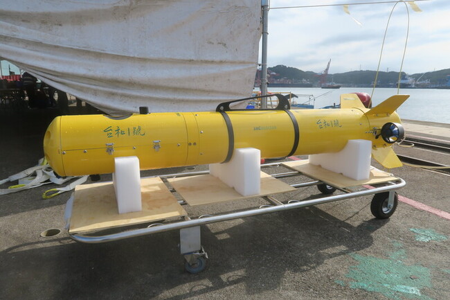台製商規軍用水下遙控載具亮相 盼成海軍獵雷高手 | 華視新聞