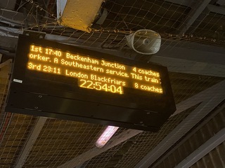 伺服器問題  倫敦火車成了時光列車