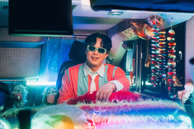 蕭煌奇新歌名開地獄哏 MV挑戰遊覽車再圓司機夢 | 華視新聞