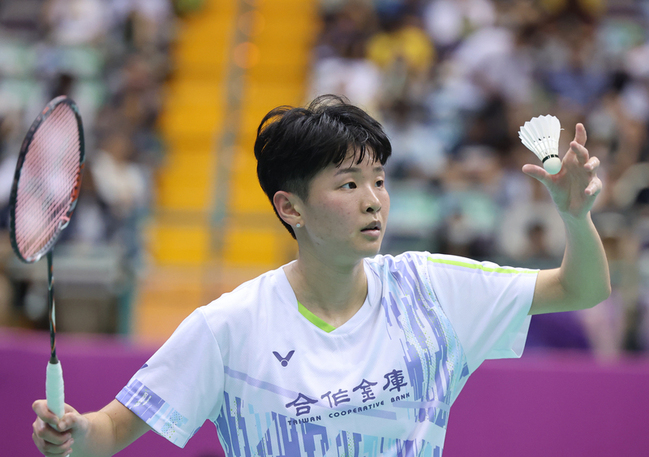 台北羽球賽林湘緹、洪毅婷出局  地主女單全淘汰 | 華視新聞