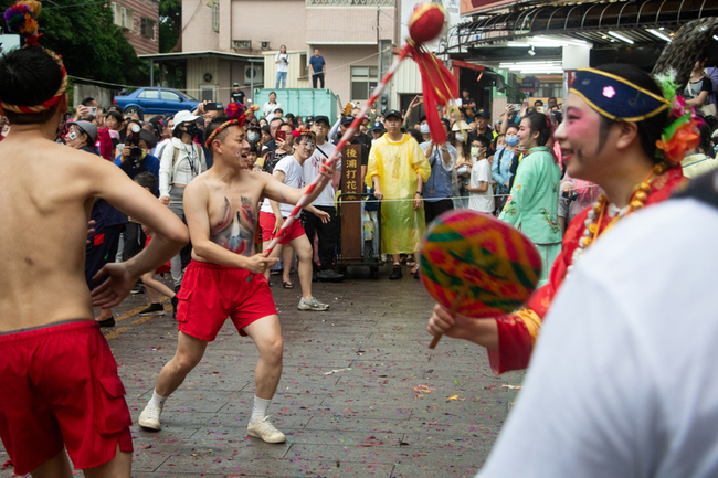 「打花草」藝陣瀕失傳  金門迎城隍驚艷再現 | 華視新聞