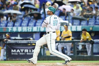 魔鷹連4戰開轟 超前2分砲助雄鷹擊退兄弟