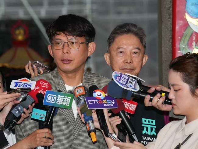 立院三讀增「4+1」放假日 黃國昌：在野黨履承諾 | 華視新聞