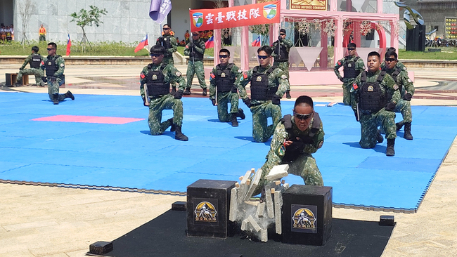 馬防部60週年慶  戰技隊碎大石、原民戰舞獲喝采 | 華視新聞