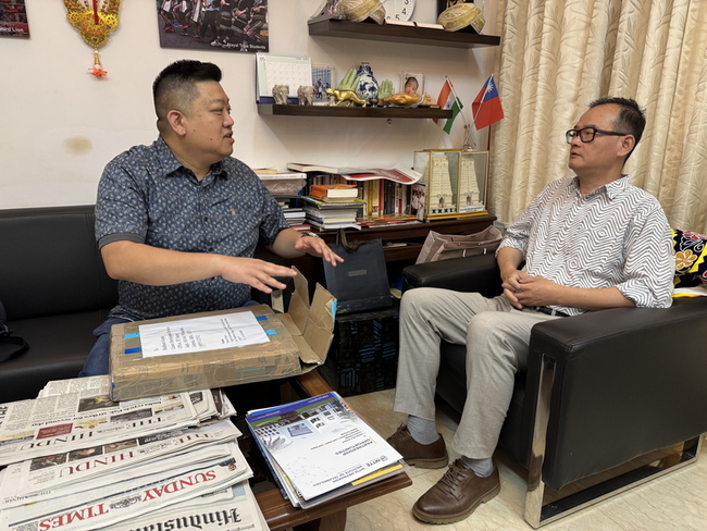 印巴衝突持續 台灣教師耗13小時驚嚇撤至德里 | 華視新聞