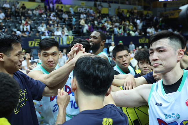 TPBL特攻勝戰神終止4連敗 保住季後賽生機 | 華視新聞