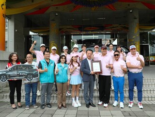 中華演藝人高爾夫協會購贈醫療巡迴車 守護阿里山鄉