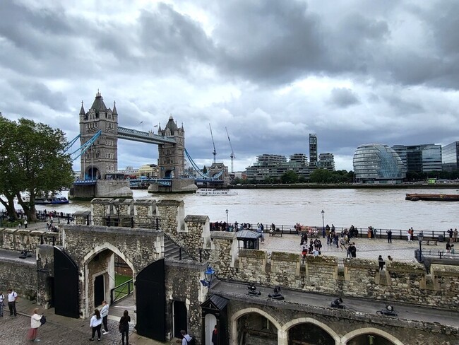 英國永居申請門檻翻倍至10年 依親須具英語能力 | 華視新聞