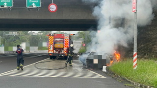 男子開車拒警攔檢逃逸 竹崎交流道下疑失控自撞