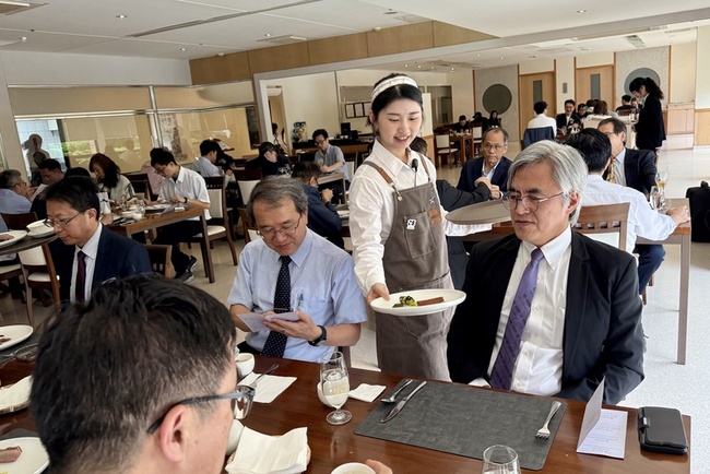 米其林師資指導 弘光科大畢業展獻台灣味創新料理 | 華視新聞