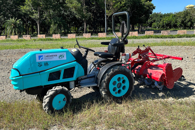 工研院開發小型電動曳引機 助力農業減碳 | 華視新聞