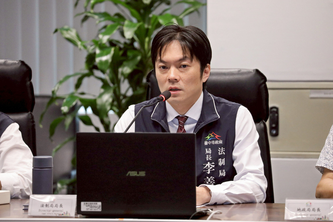 無卡分期誘簽合約致年輕人負債 中市府：專線供諮詢 | 華視新聞