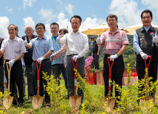太平圓山觀星平台啟用 翁章梁：仰望星空身心靈放鬆