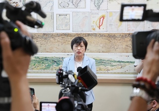 15日記者會遭質疑畢業報告 劉世芳：把工作做好