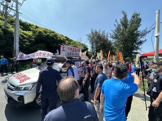 反火葬場自救會赴芳苑殯儀館抗議 縣府：會充分溝通