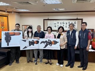 雲林縣民回報4年前救命恩 捐贈消防指揮車