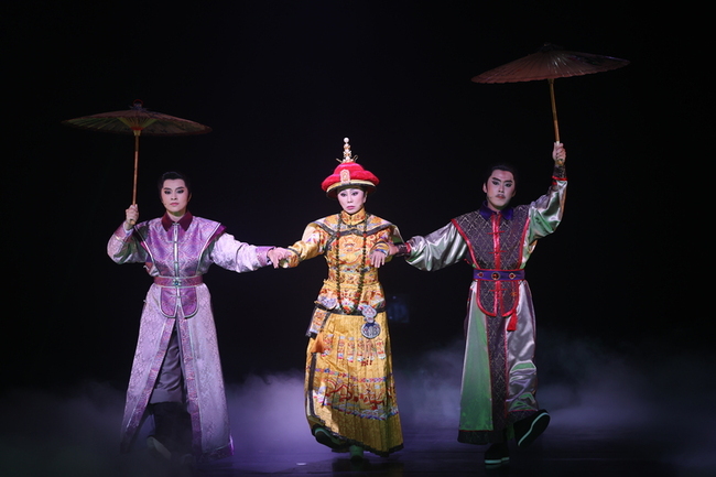 明華園顛覆傳統打造穿越喜劇  台前幕後笑成一片 | 華視新聞