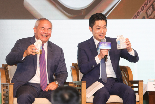台北國際城市論壇  蔣萬安舉鮮奶週報談創新健康 | 華視新聞