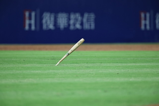 張政禹單場打斷2支魚雷棒 賽後一口氣訂10支