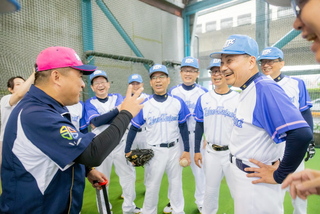 新北隊慢壘集訓備戰世壯運 地政局長慘遭球K頭
