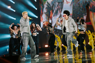 比莉周湯豪母子世壯運合體演出  還教黃仁勳跳舞