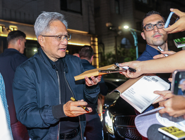 黃仁勳預告19日演講：會宣布很多AI系統新產品布局 | 華視新聞