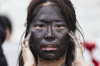 民團中正紀念堂前舉辦黑臉行動 反思白色恐怖影響