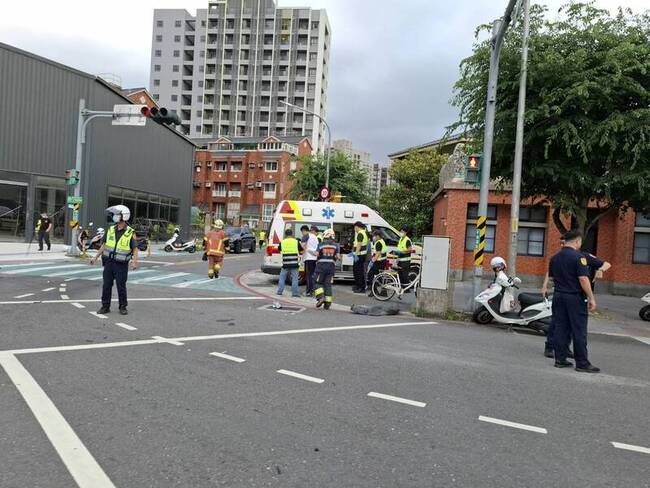 新北三峽重大車禍3人不治 三峽國中學生多人傷 | 華視新聞