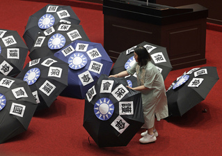 立院處理藍提案延會至7/31  朝野言辭交鋒