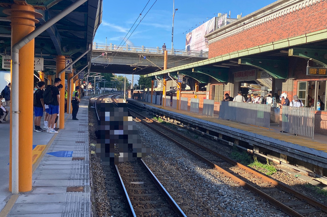 台鐵台南大橋站7旬男落軌 遭列車撞擊身亡 | 華視新聞