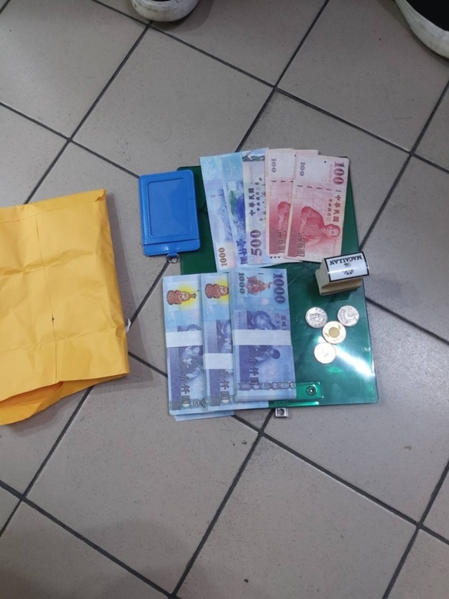 台中女被騙8萬後報警誘捕 大賣場面交逮車手送辦 | 華視新聞